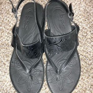 boc black sandals